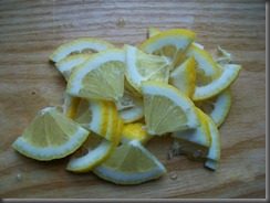 Куриное филе в сметане с лимоном и чесноком: фото к шагу 4.