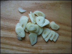 порезать чеснок 240