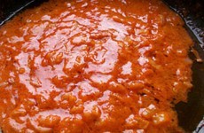 Сметанно-томатный соус с луком