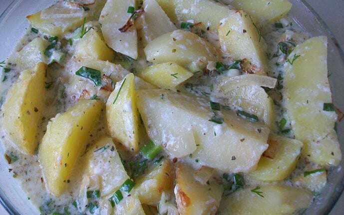 Запечённая картошка со сметаной и сыром: фото к шагу 12.