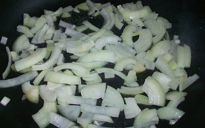 Запечённая картошка со сметаной и сыром: фото к шагу 6.