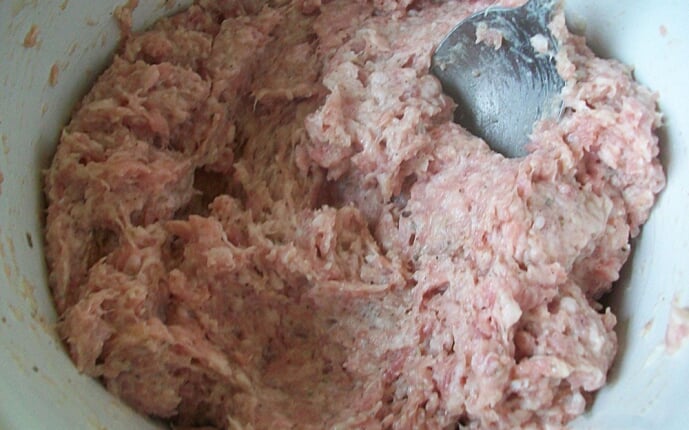 Картофельные драники с мясом под грибным соусом: фото к шагу 3.