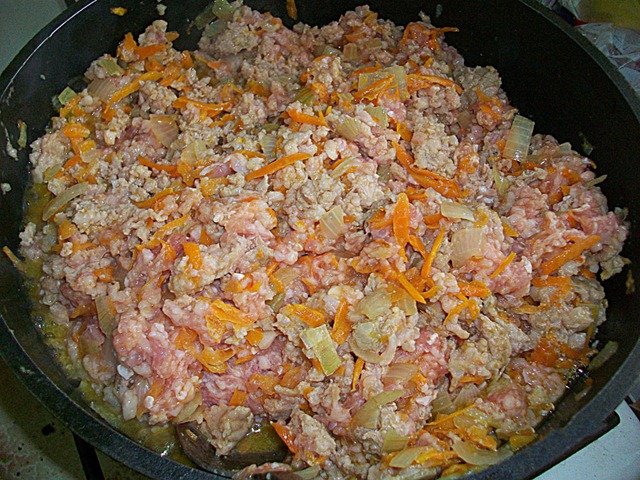 Начинка для Каннеллони: добавляем масло