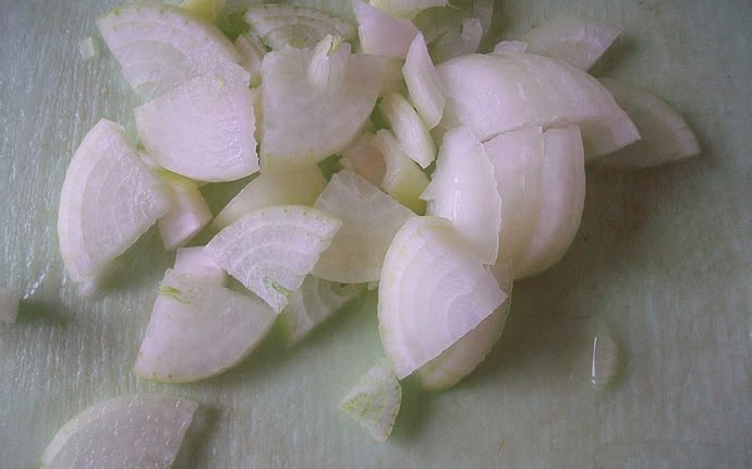 Курица с баклажанами и картошкой в духовке: фото к шагу 4.