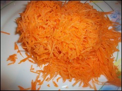 Перцы фаршированные: трем морковку