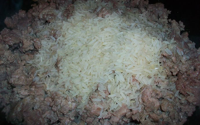Обжаренный мясной фарш с рисом