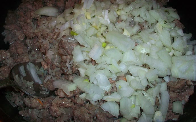 Лук с мясным фаршем