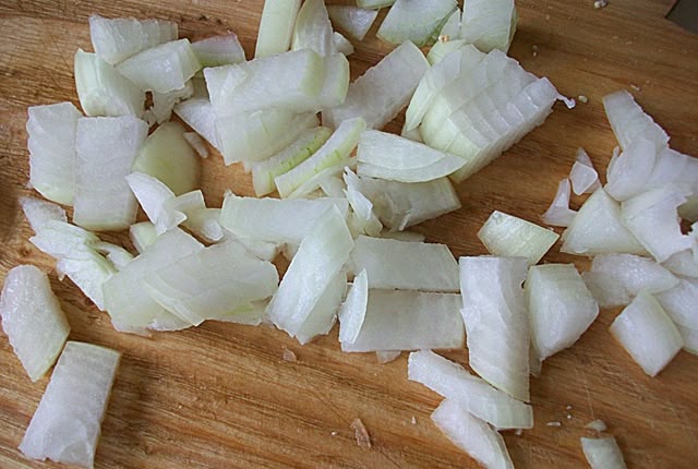 Соус из сметаны, лука, чеснока и зелени: фото к шагу 1. Соус из сметаны, лука, чеснока и зелени: фото к шагу 1.