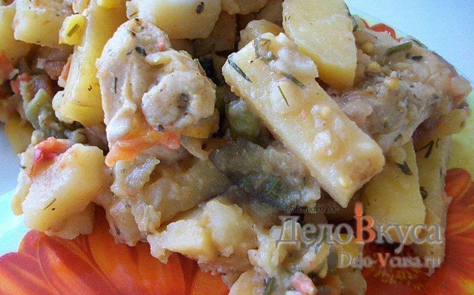 Картошка тушеная с индейкой и овощами
