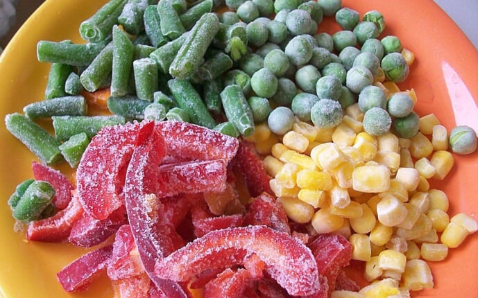 Картошка тушеная с индейкой и овощами: фото к шагу 7.
