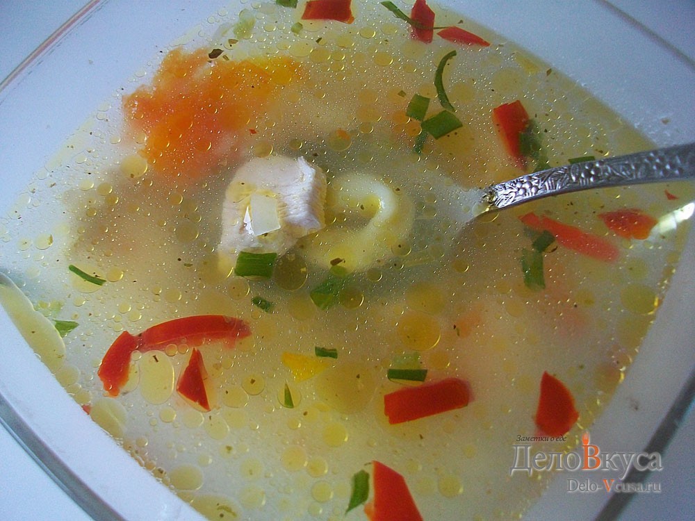 Как есть суп с рисом. Рисовый суп с болгарским перцем. Рисовый суп с кефиром. Суп рисовый с блендером в контейнере. Палец в супе.
