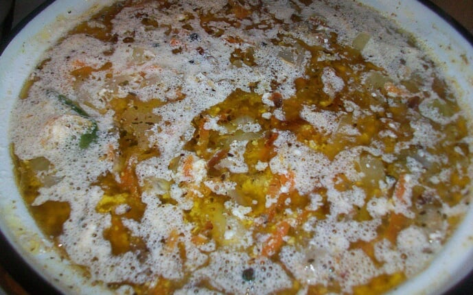 Мясо тушеное в сметане с овощами: фото к шагу 10.
