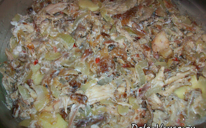 Острая картофельная запеканка с курицей, сосисками и перцем чили: фото к шагу 11.
