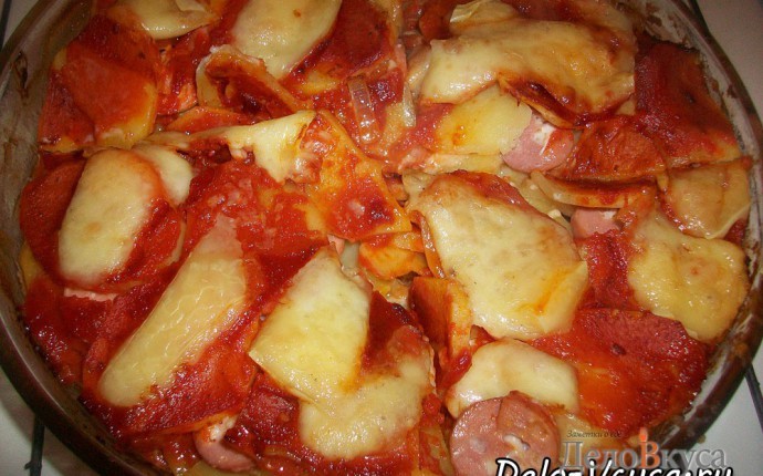 Рецепт острая картофельная запеканка с курицей, сосисками и перцем чили