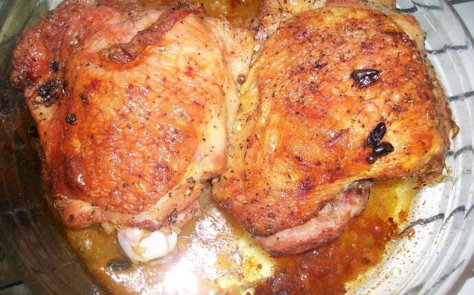 Запеченное бедро индейки в лимонно-луковом маринаде: фото к шагу 8. Запеченное бедро индейки в лимонно-луковом маринаде: фото к шагу 8.