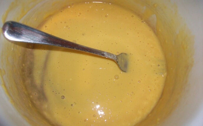 Заварной крем на молоке и яйцах: фото к шагу 4. Заварной крем на молоке и яйцах: фото к шагу 4.