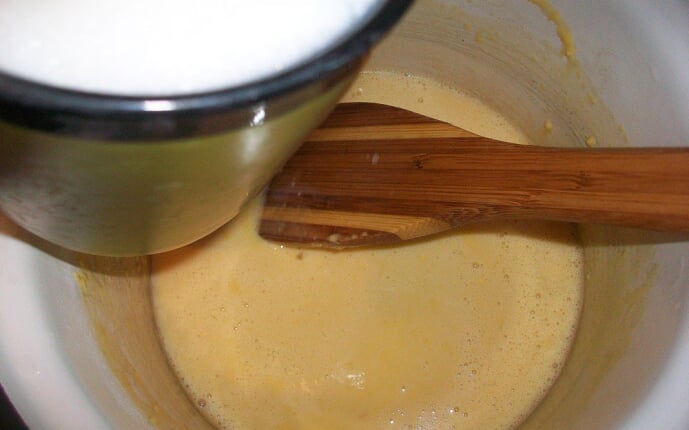 Заварной крем на молоке и яйцах: фото к шагу 5. Заварной крем на молоке и яйцах: фото к шагу 5.