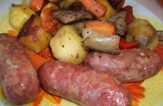 домашние колбаски с овощами