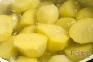 Вареники с картошкой: Картошку кладем в кипяток