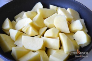 Картошка в духовке запеченная с сыром и сливками: фото к шагу 2.