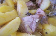 картошка со свининой