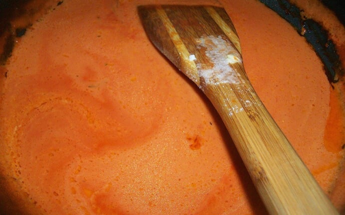 Пицца с салями и охотничьими колбасками: фото к шагу 2.