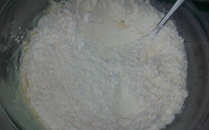 Творожные печенья с изюмом. Простое печенье с творогом и изюмом: фото к шагу 5. Творожные печенья с изюмом. Простое печенье с творогом и изюмом: фото к шагу 5.