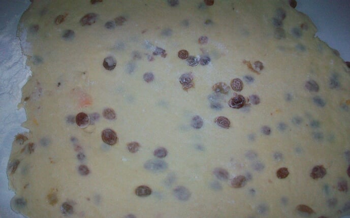 Творожные печенья с изюмом. Простое печенье с творогом и изюмом: фото к шагу 8. Творожные печенья с изюмом. Простое печенье с творогом и изюмом: фото к шагу 8.