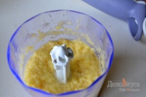 Картофельные драники: Измельчить картошку в блендере
