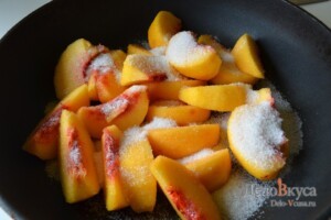Карамелизированные персики. Начинка из персиков: фото к шагу 3.