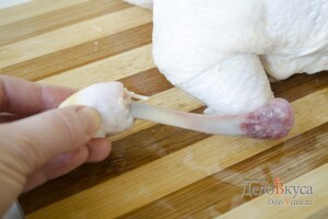 Курица в духовке целиком: Вынуть ножку у курицы
