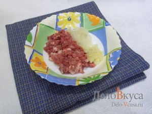 Фаршированная картошка в духовке с мясным фаршем: Добавим лук