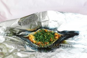 Скумбрия в духовке с овощами: Зафаршировать рыбу