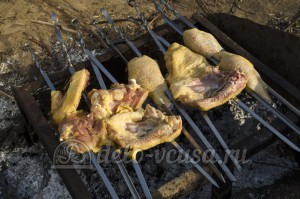 Шашлык из курицы: Курицу на мангал