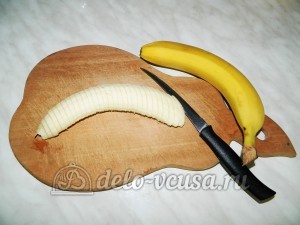 Торт без выпечки с кешью-кремом: Банан порезать кружочками