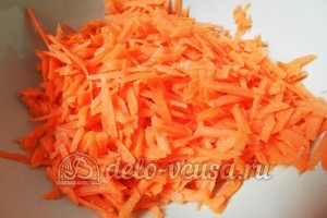 Суп из куриных сердечек: Морковь натереть на крупной терке