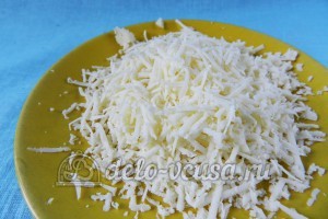 Баклажаны в духовке веером: Сыр натереть на крупной терке