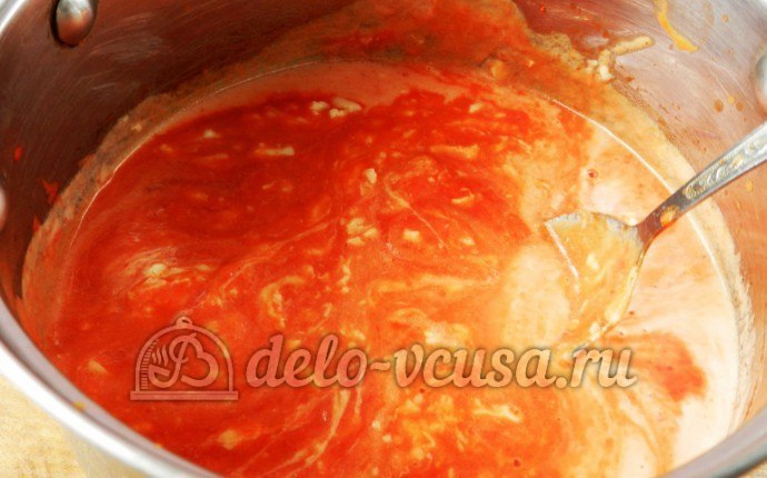 Макароны с томатным соусом и маслинами: Провариваем соус