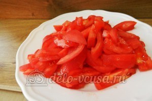Соте из баклажанов: Подготовить помидоры