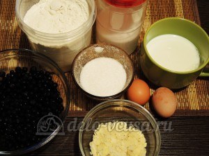 Пирог с черникой и кремом: Ингредиенты
