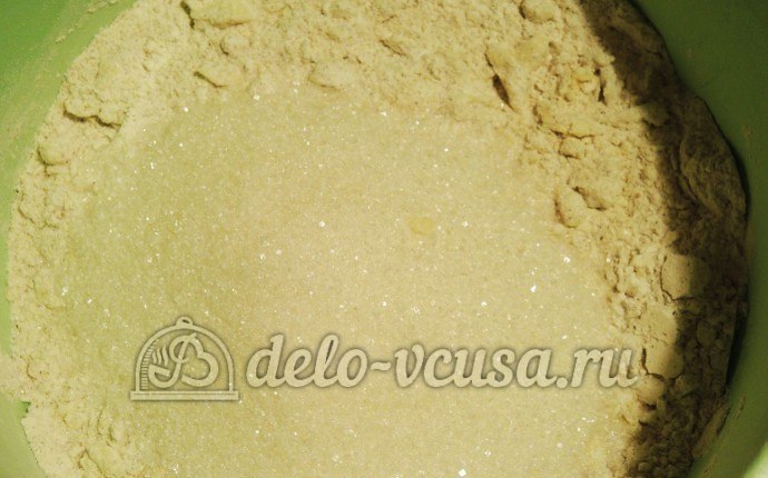Ирландский яблочный пирог: В тесто добавить сахар