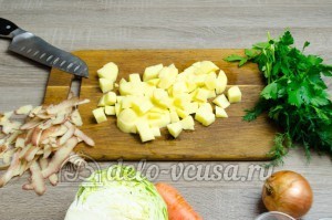 Щи из свежей капусты: Картошку порезать кубиками
