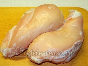 Куриное филе в майонезе: Подготовить мясо