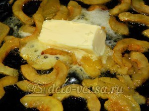Десерт из айвы с творогом: Добавить сливочное масло
