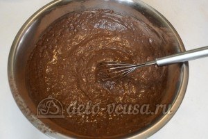 Ореховое печенье с шоколадом: Перемешайте ингредиенты