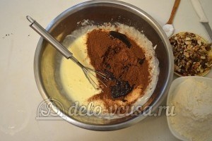 Шоколадное печенье с орехами: Добавить растопленное сливочное масло
