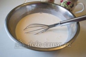 Десерт из ряженки: Соединить молоко и ряженку