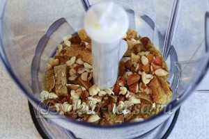 Десерт с консервированными персиками: Добавляем арахис