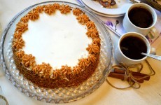 Медовый торт со сгущенкой