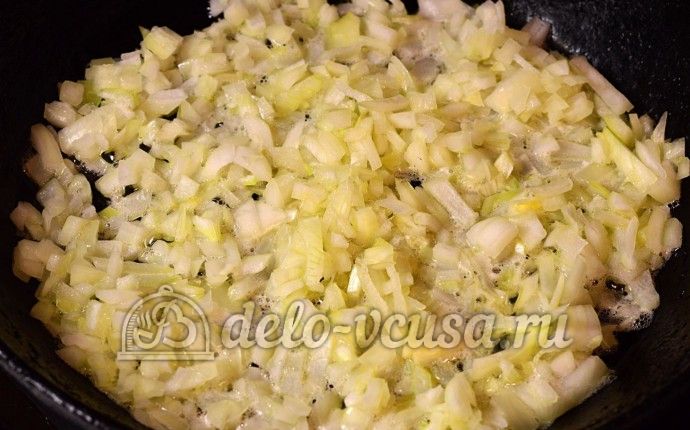 Лаваш с сыром и луком: Нарезать лук